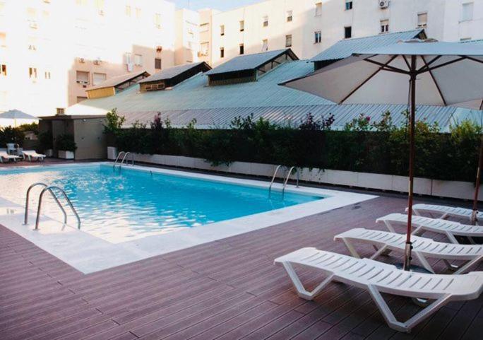 Piscina Juan Bravo Apartment Madrid